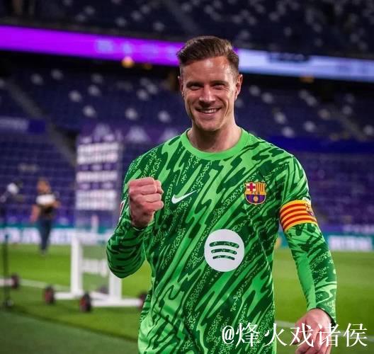 特尔施特根回到那片球场同一看台，不同身份